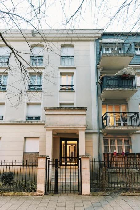 Appartement Confortable Proche Disneyland Paris Bussy-Saint-Georges Exterior photo
